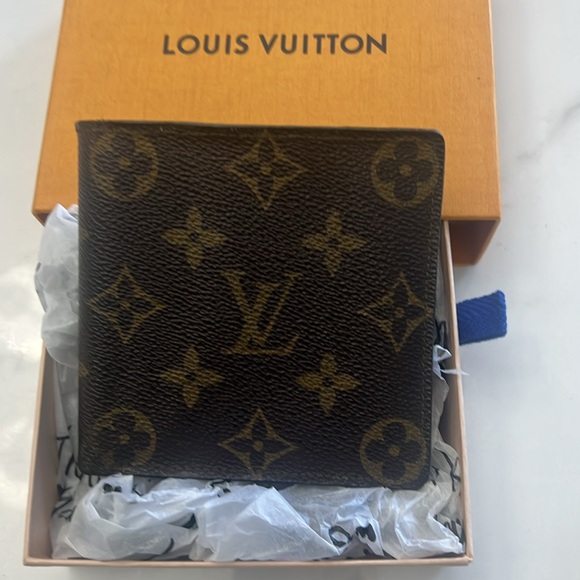 Louis Vuitton Mens Wallet - Picture 8 of 8